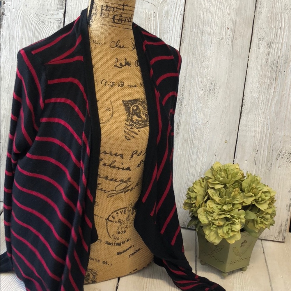 Woman’s Finesse Cardigan